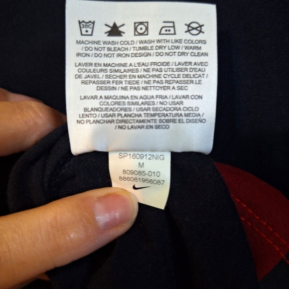 NIKE Air Force 1 medium athletic cut cotton tee shirt black red plaid bottom - Picture 5 of 8